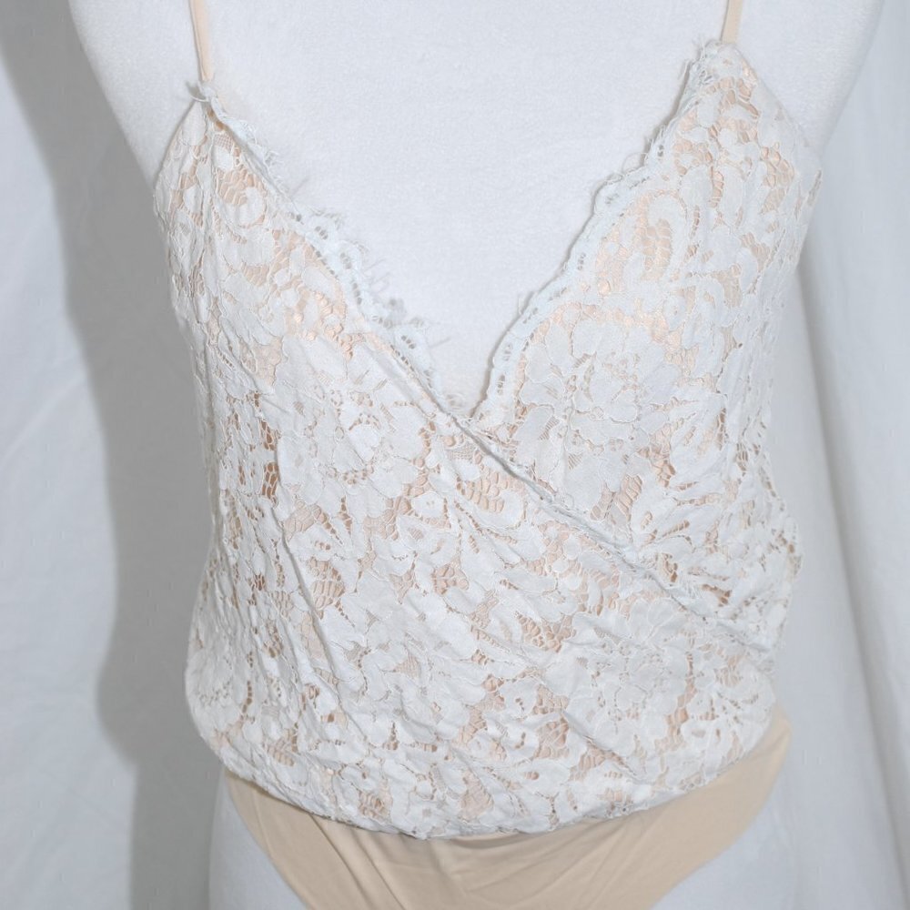 LNC Thong Bodysuit Strut & Bolt Womens Medium White Cream Lace Floral - Picture 3 of 14